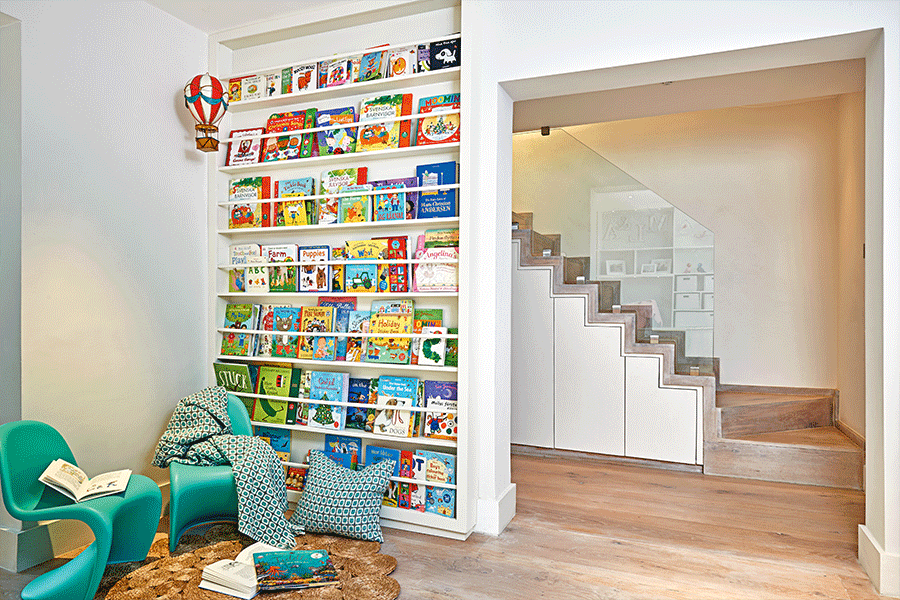 Mia Karlsson bookcase space