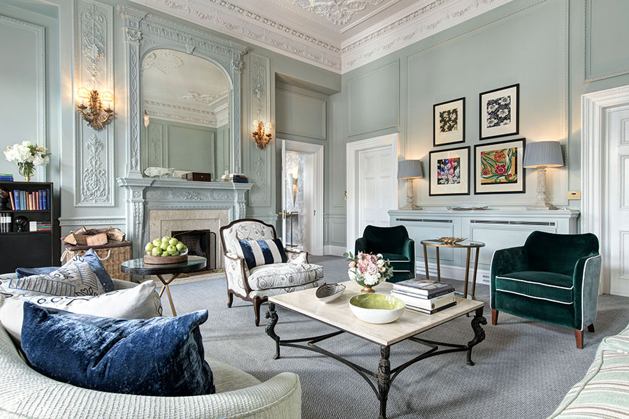 The_Balmoral_-_Scone_and_Crombie_-_Living_Room_1