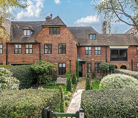 Savills On the Market Heath Close
